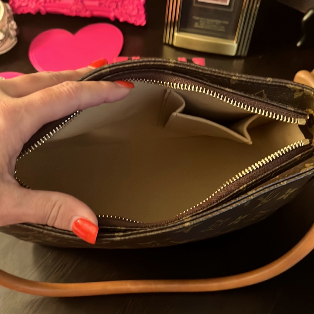 SOLD!!!!! Authentic Louis Vuitton Mini Loop Handbag - Picture 11 of 13